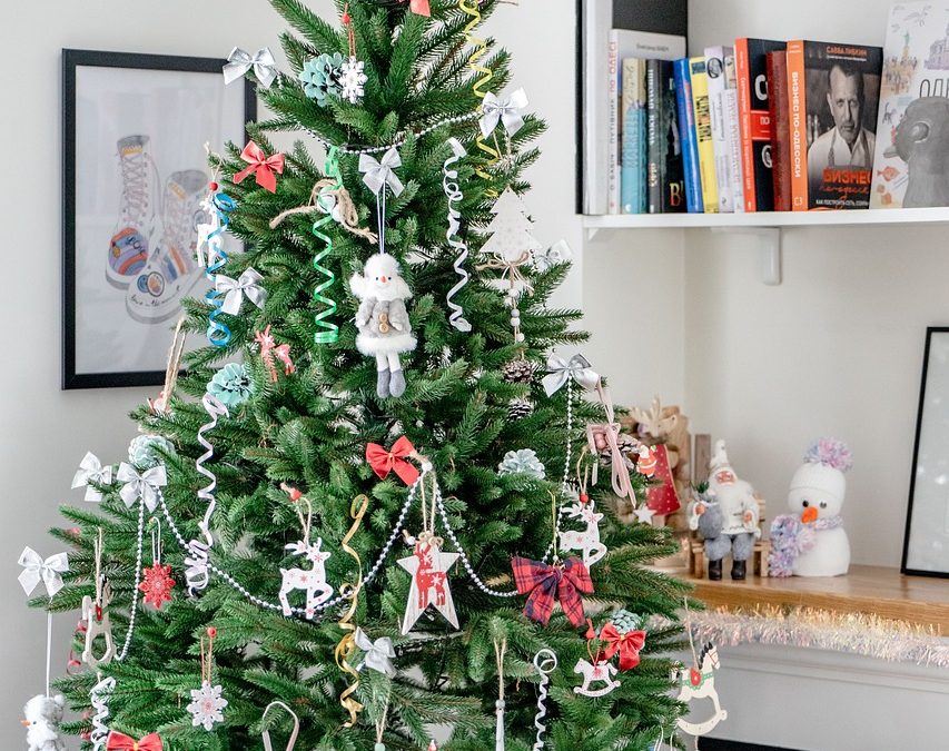 8 Ways to Start Getting Ready for Christmas in the Summer